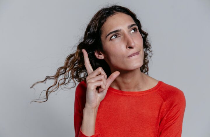 cerveau et nootropics femme ayant une idée